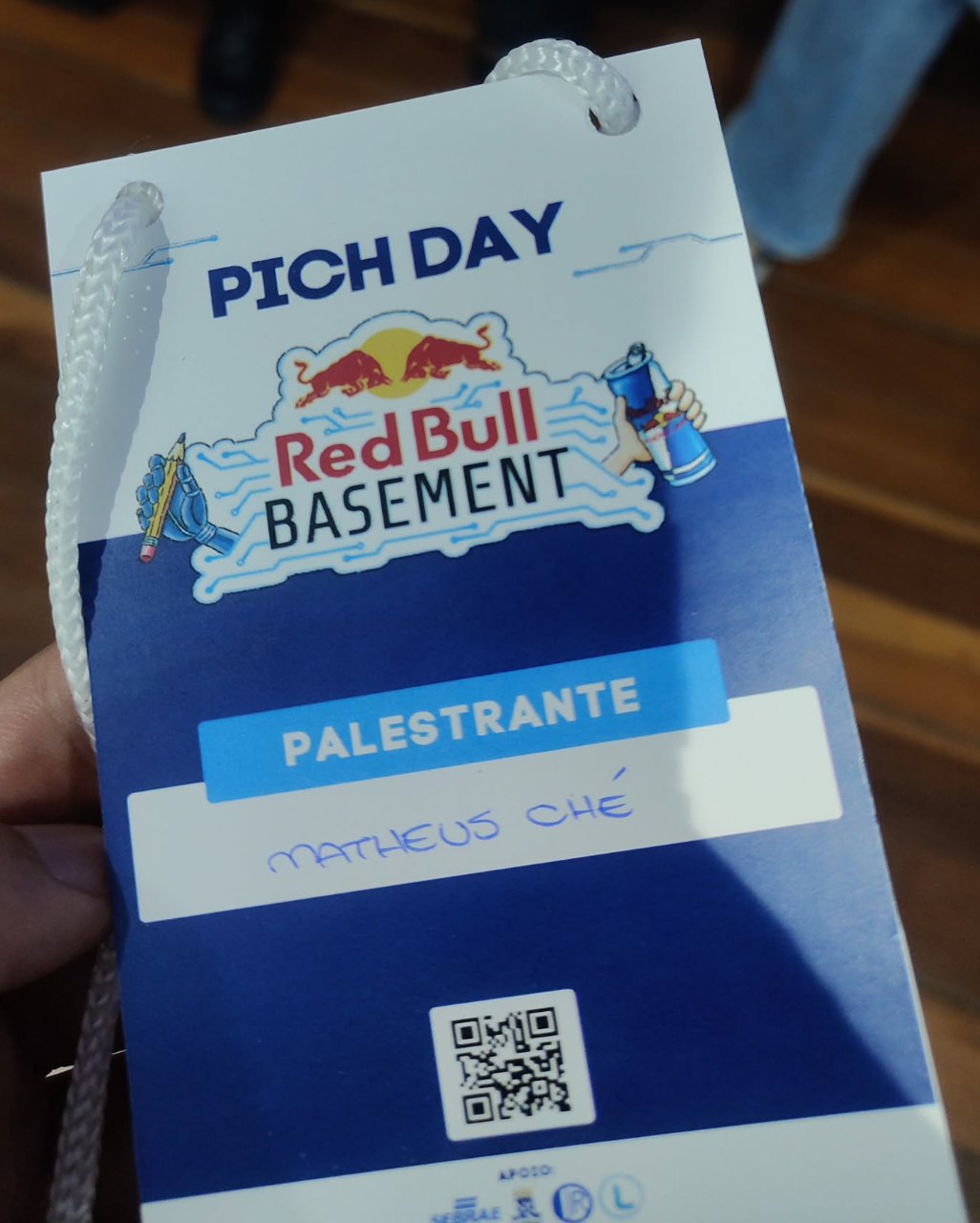 Crachá de palestrante do Pitch Day Red Bull Basement com o nome de Matheus Ché
